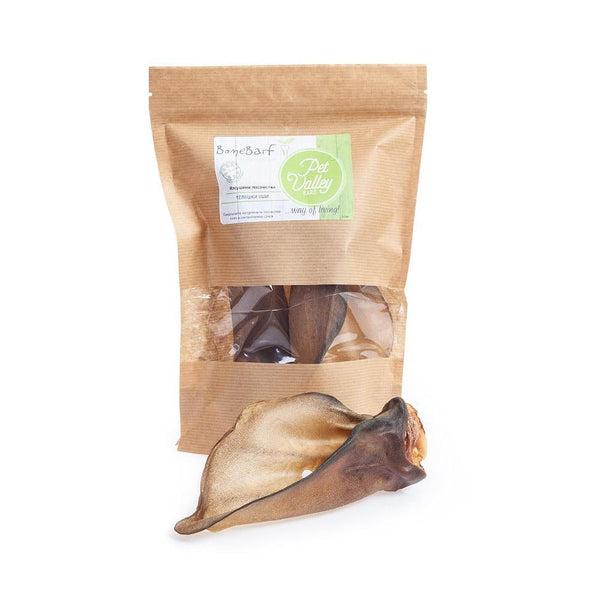 BoneBarf телешки уши лакомство в опаковка, 100% говеждо месо, без изкуствени добавки, идеално за кучета.