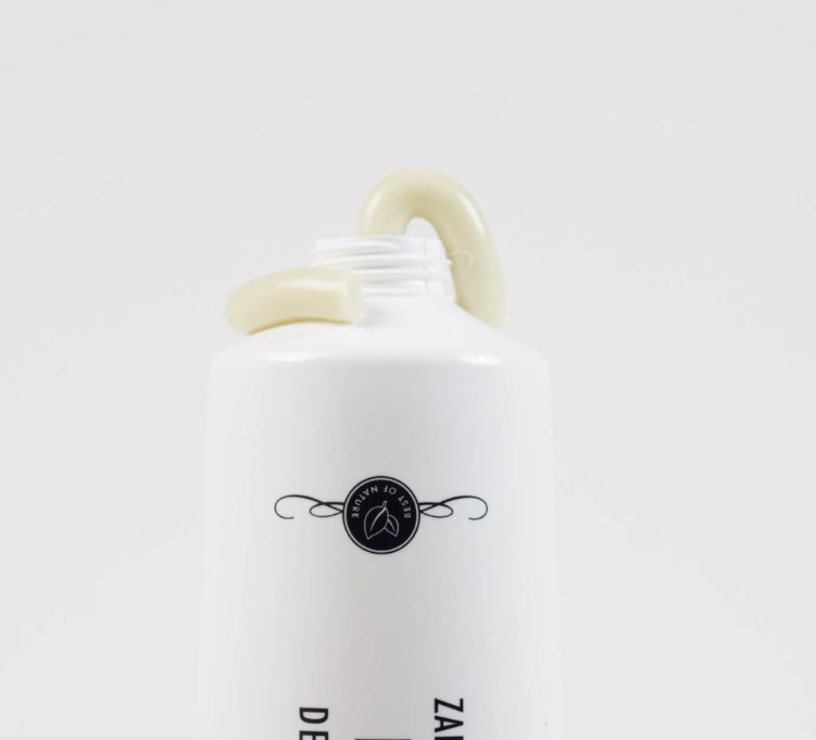 Lila loves it dental care toothpaste packaging with a unique twist cap design for easy application.