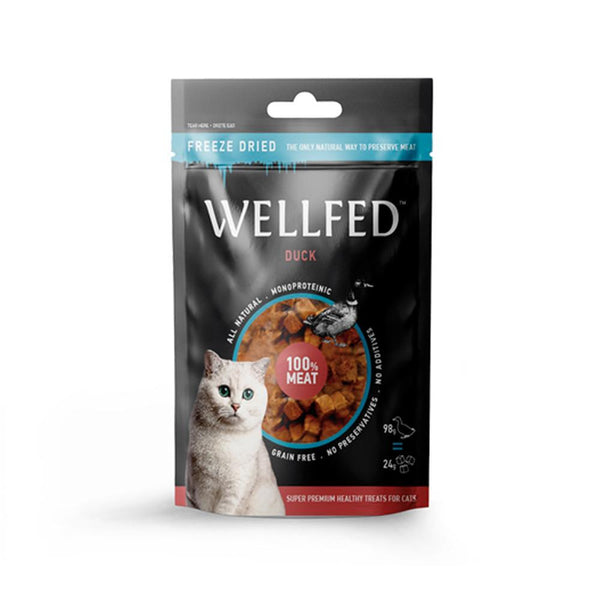 Wellfed Duck freeze-dried cat treats featuring high-quality, all-natural ingredients and rich protein content.
